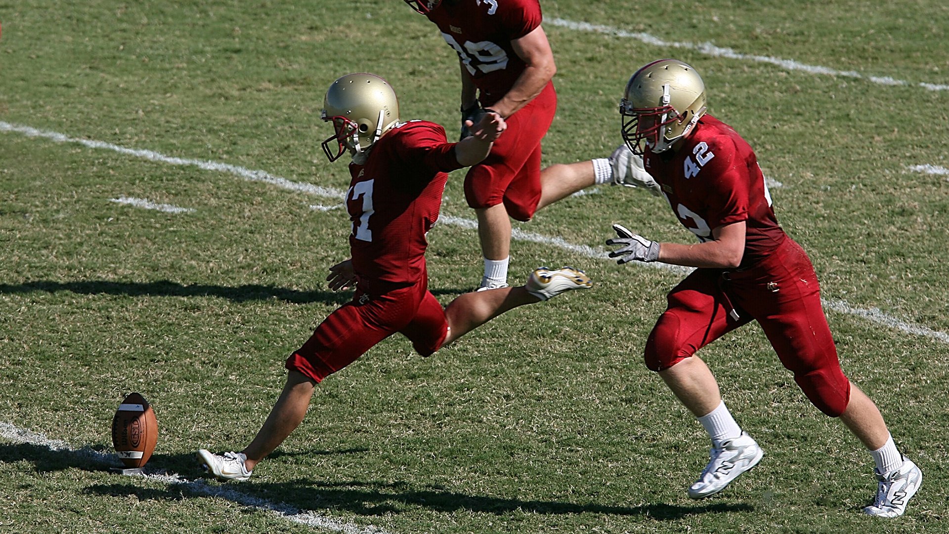 爱游戏娱乐平台-热血的夺冠：决赛陷入白热化的争夺，电视剧热血的